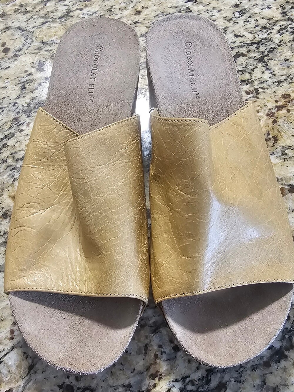Chocolat Blu Women's Mustard Leather Slide Mules Size 10 - Picture 10 of 11